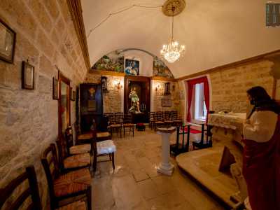 L�ultima chicca di questa sorprendente �reggia� � la piccola cappella votiva dedicata a San Rocco, completamente ristrutturata e situata al piano inferiore in un locale con la volta a botte e i muri in pietra